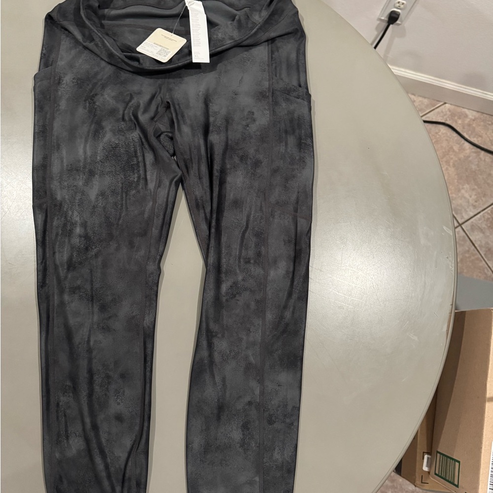 Fabletics “Onyx Smudge” Gray Activewear Set NWT - image 4